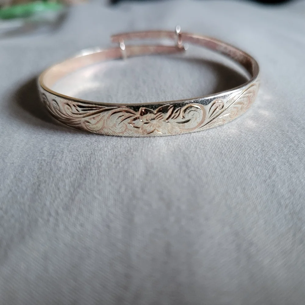 Bracelets - Picture 6 of 6